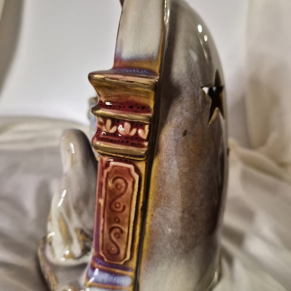 Vintage Ceramic Nativity Scene with Gold Accents RARE No Call-outs - Picture 5 of 10